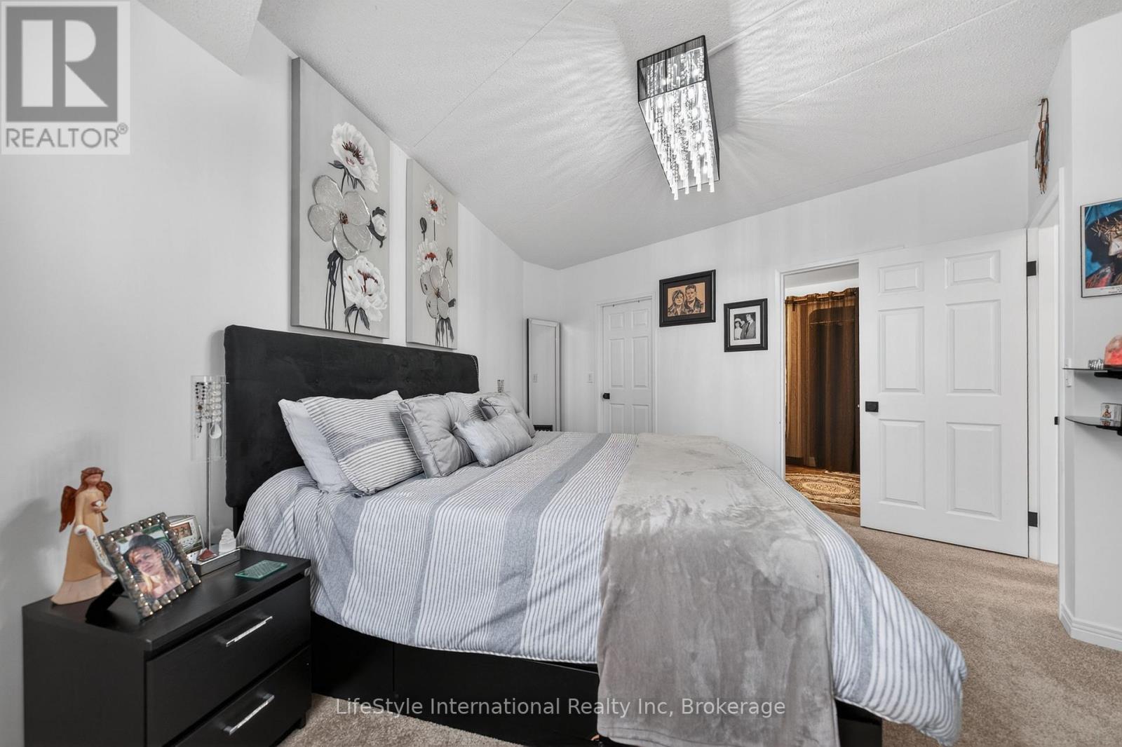 #213 208 SILVERCREEK PARKWAY N - Image 23