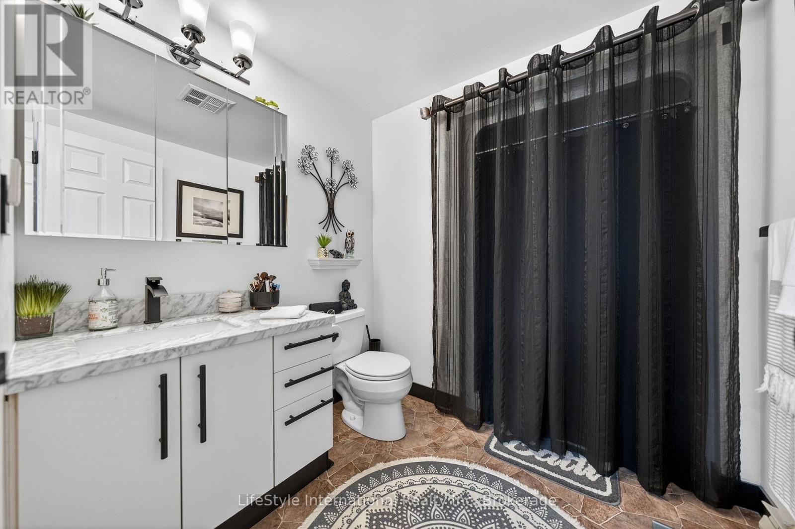 #213 208 SILVERCREEK PARKWAY N - Image 24