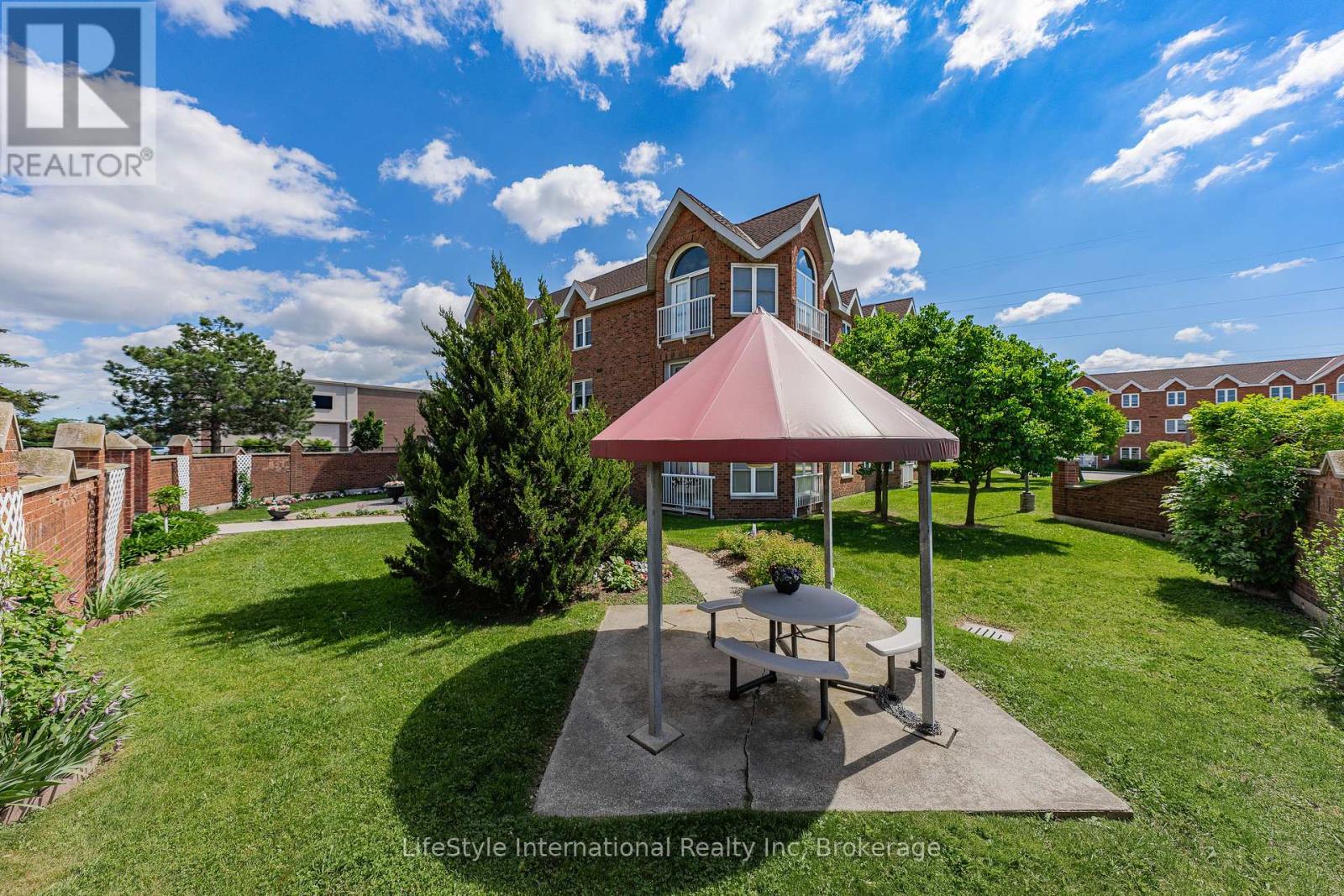 #213 208 SILVERCREEK PARKWAY N - Image 34
