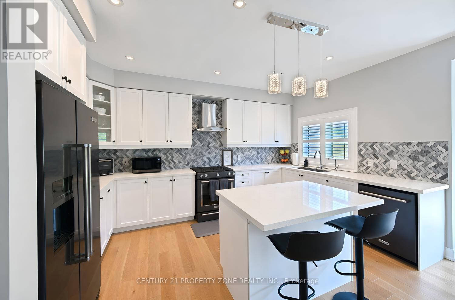 192 MUIRFIELD DRIVE - 13