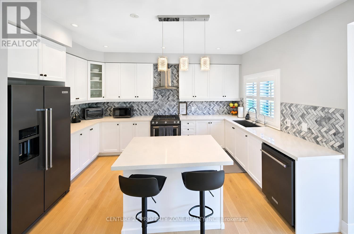 192 MUIRFIELD DRIVE - 14