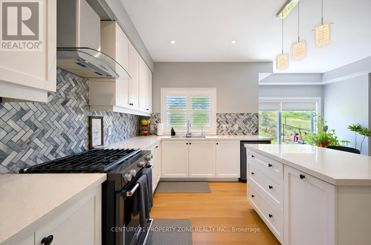 192 MUIRFIELD DRIVE - 16