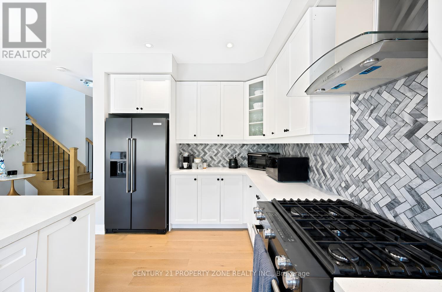 192 MUIRFIELD DRIVE - 17
