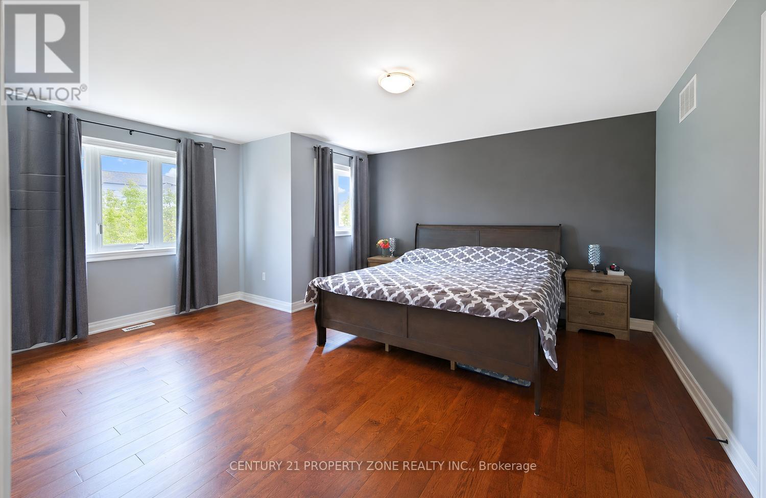 192 MUIRFIELD DRIVE - 26