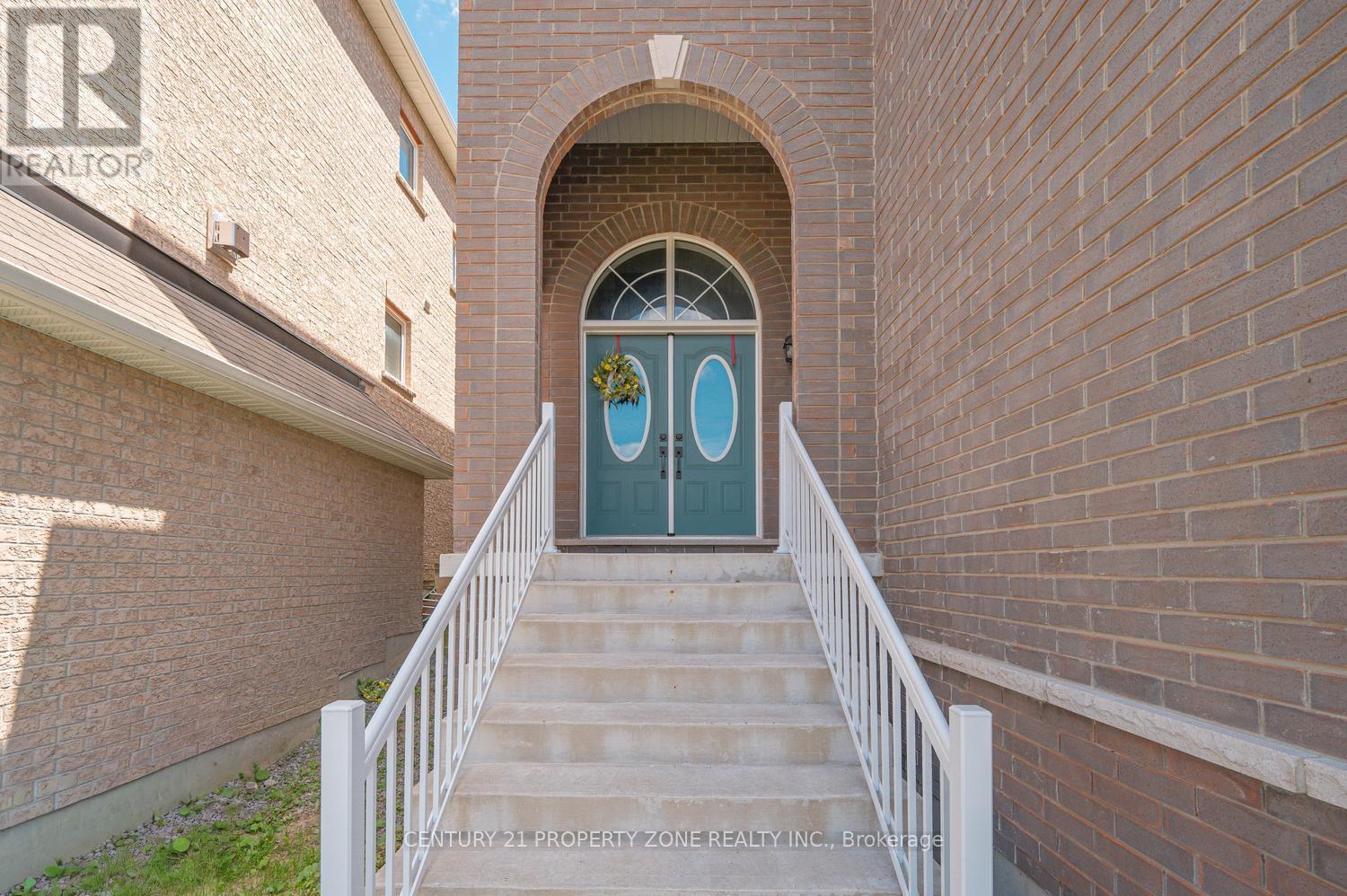 192 MUIRFIELD DRIVE - 3