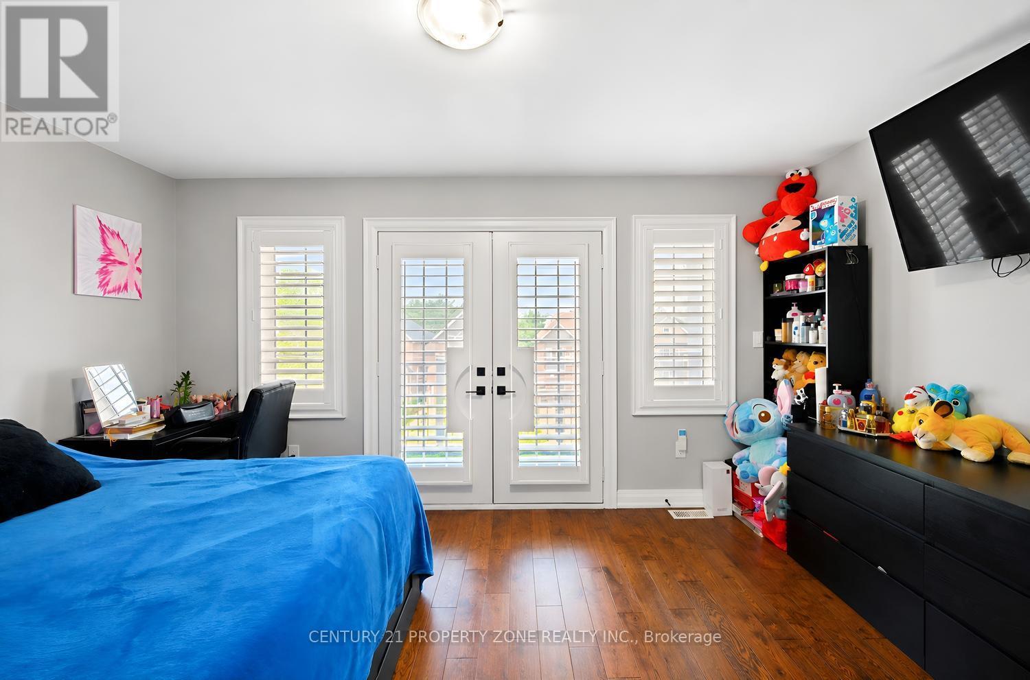 192 MUIRFIELD DRIVE - 31