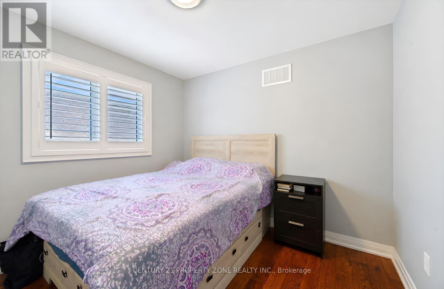 192 MUIRFIELD DRIVE - 35