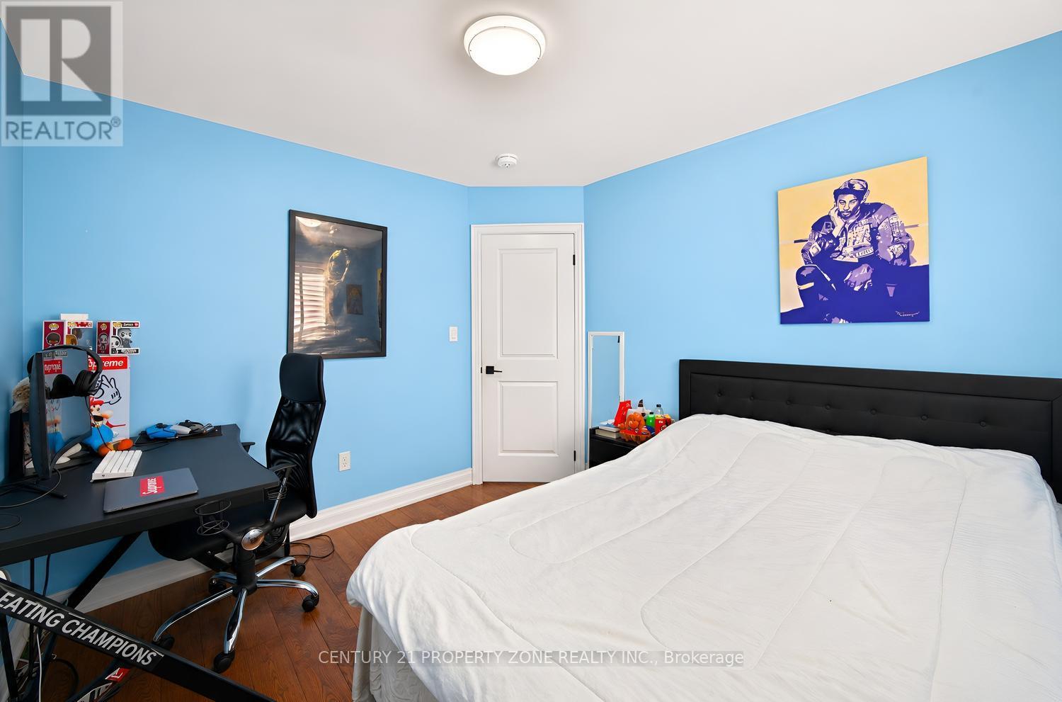 192 MUIRFIELD DRIVE - 36