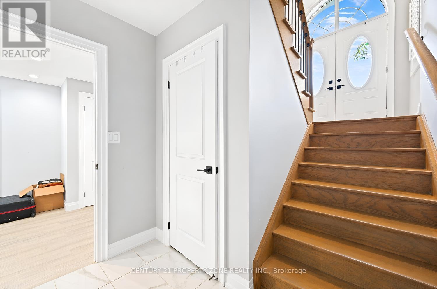 192 MUIRFIELD DRIVE - 38