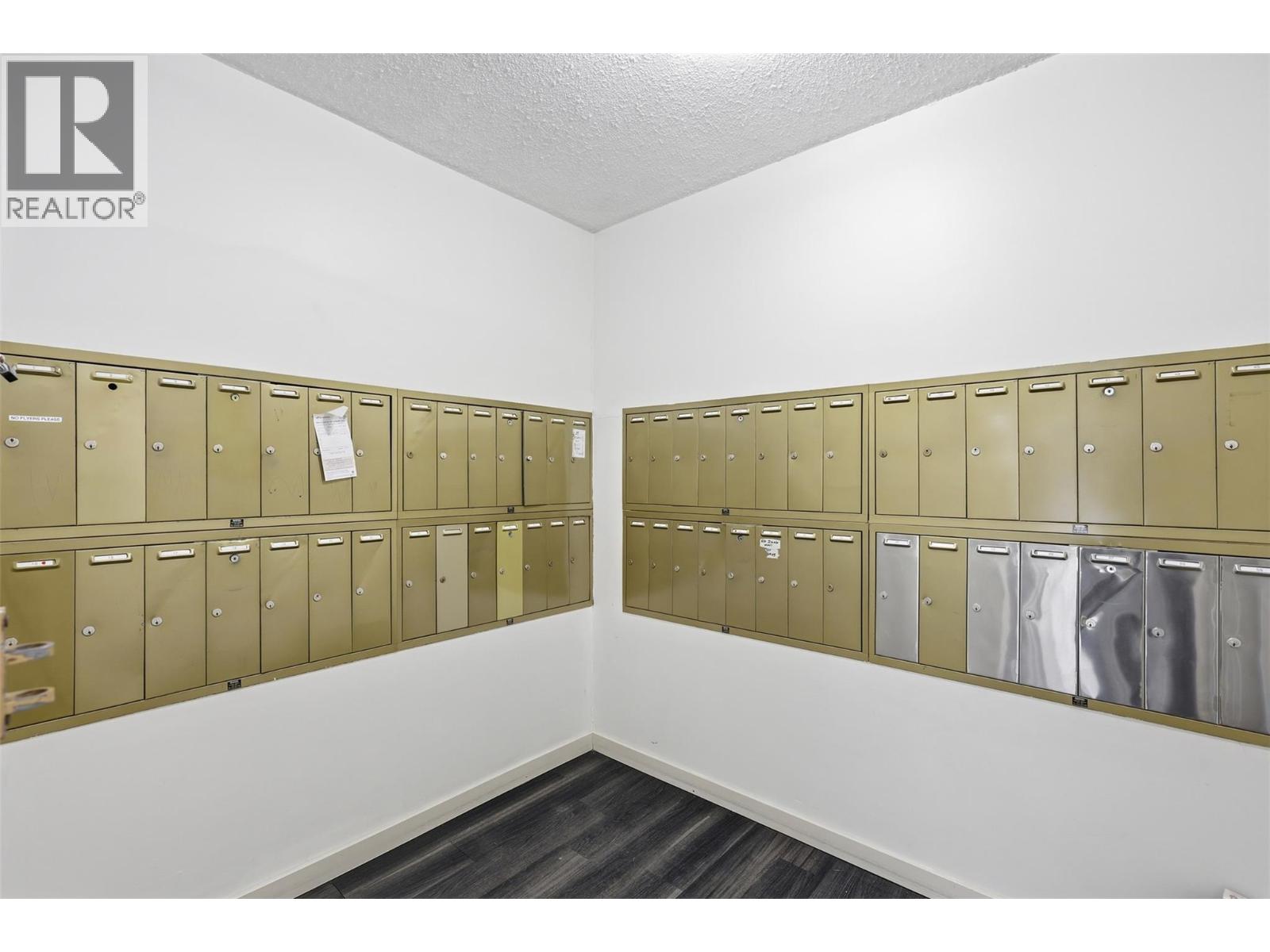 #16 1900 TRANQUILLE Road - 33