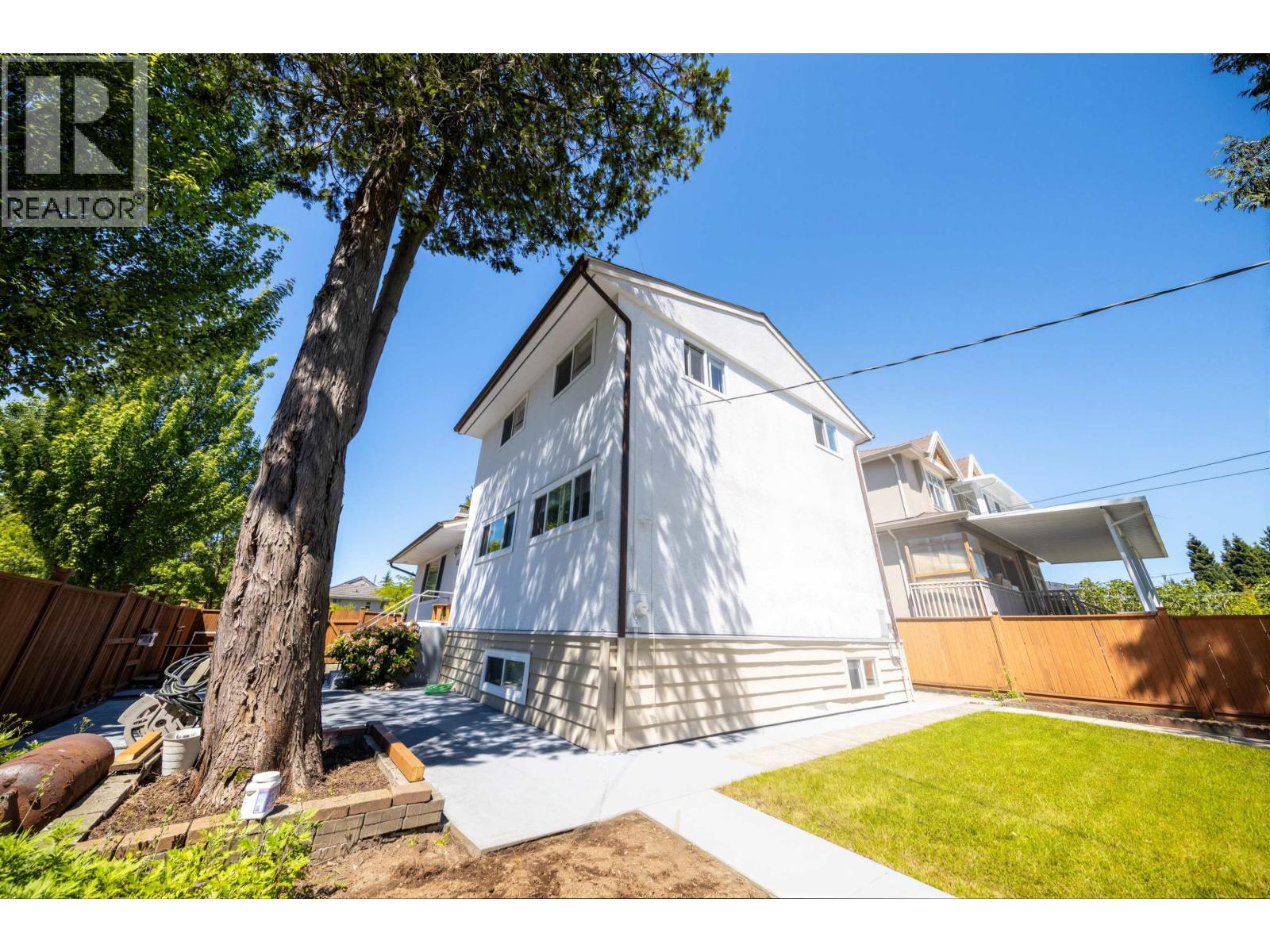 2911 E 51ST AVENUE — main photo