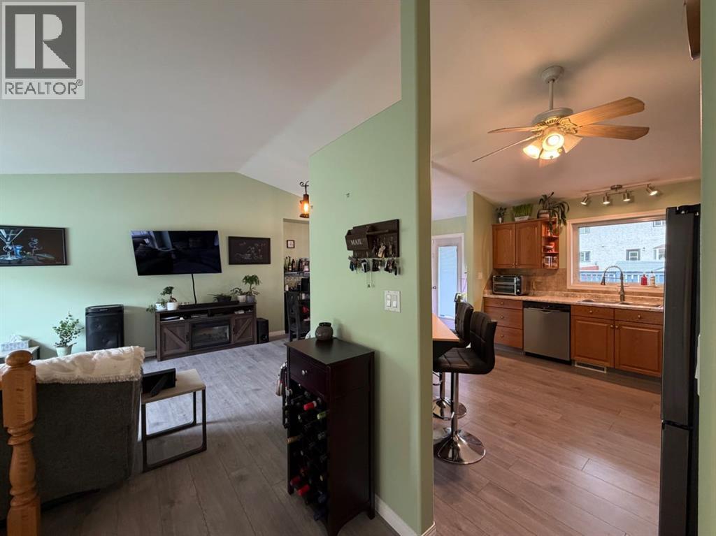 1814 48 Street — photo 22