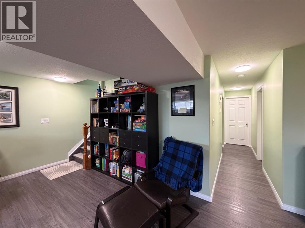 1814 48 Street — photo 31