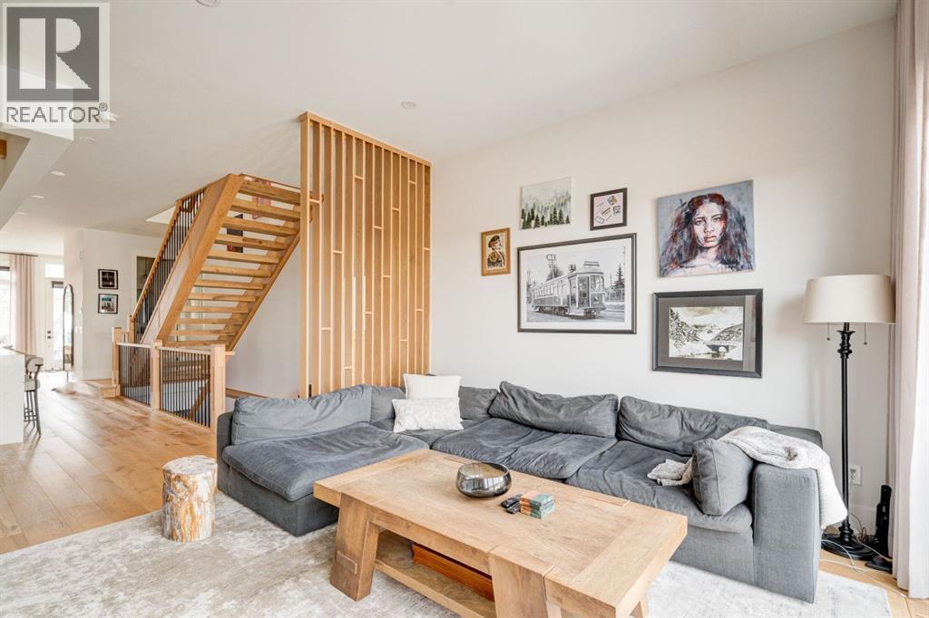 2440 31 Avenue SW — photo 14