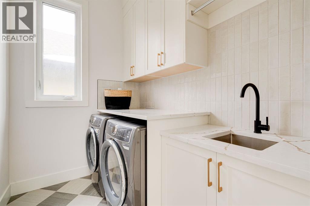 2440 31 Avenue SW — photo 34