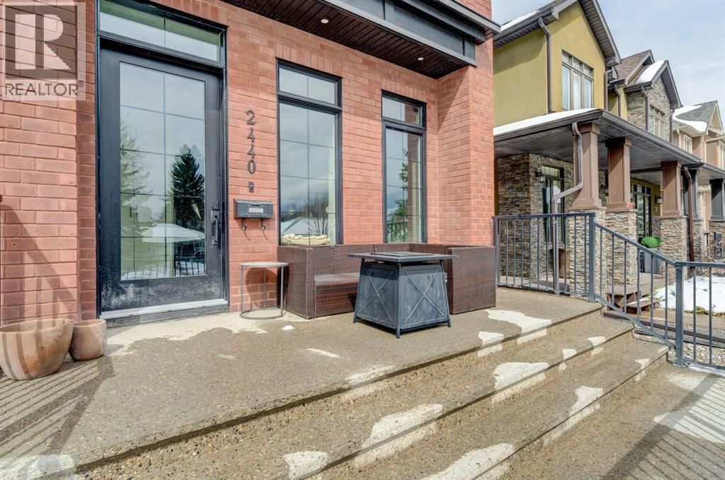 2440 31 Avenue SW — photo 38
