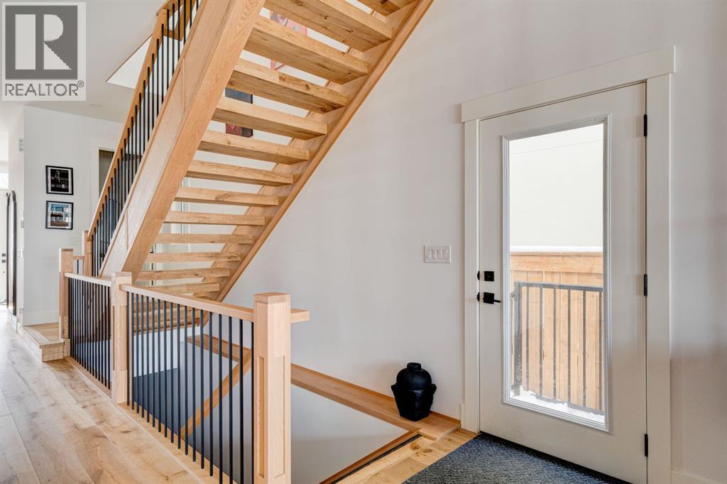 2440 31 Avenue SW — photo 7