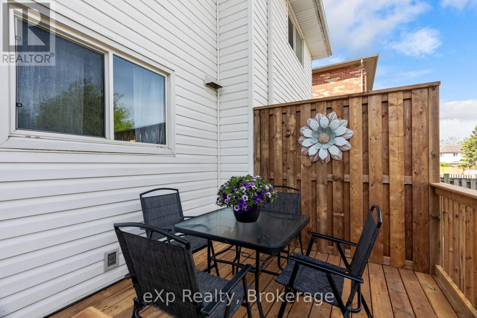 286 DUFFERIN STREET - 24