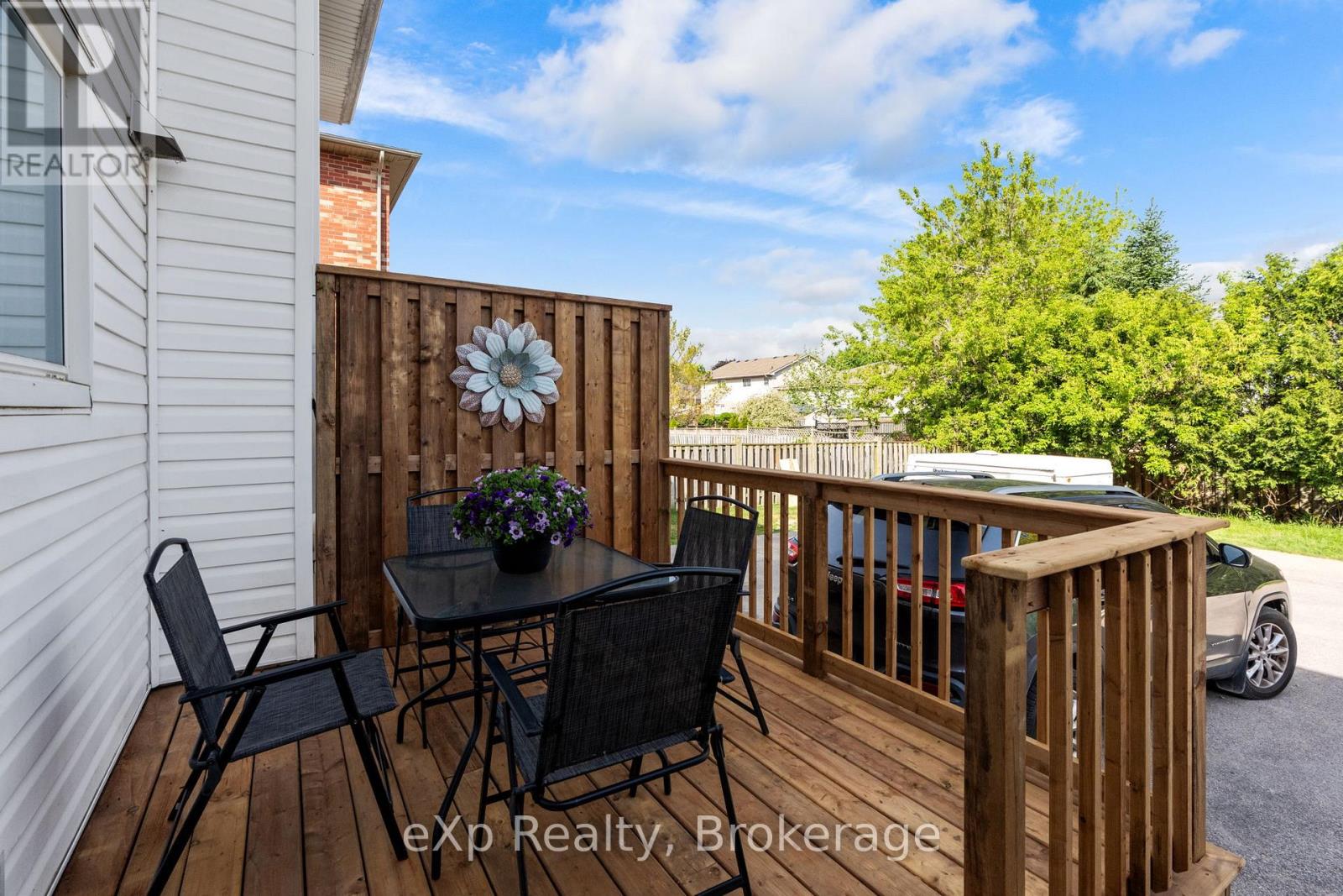286 DUFFERIN STREET - 3