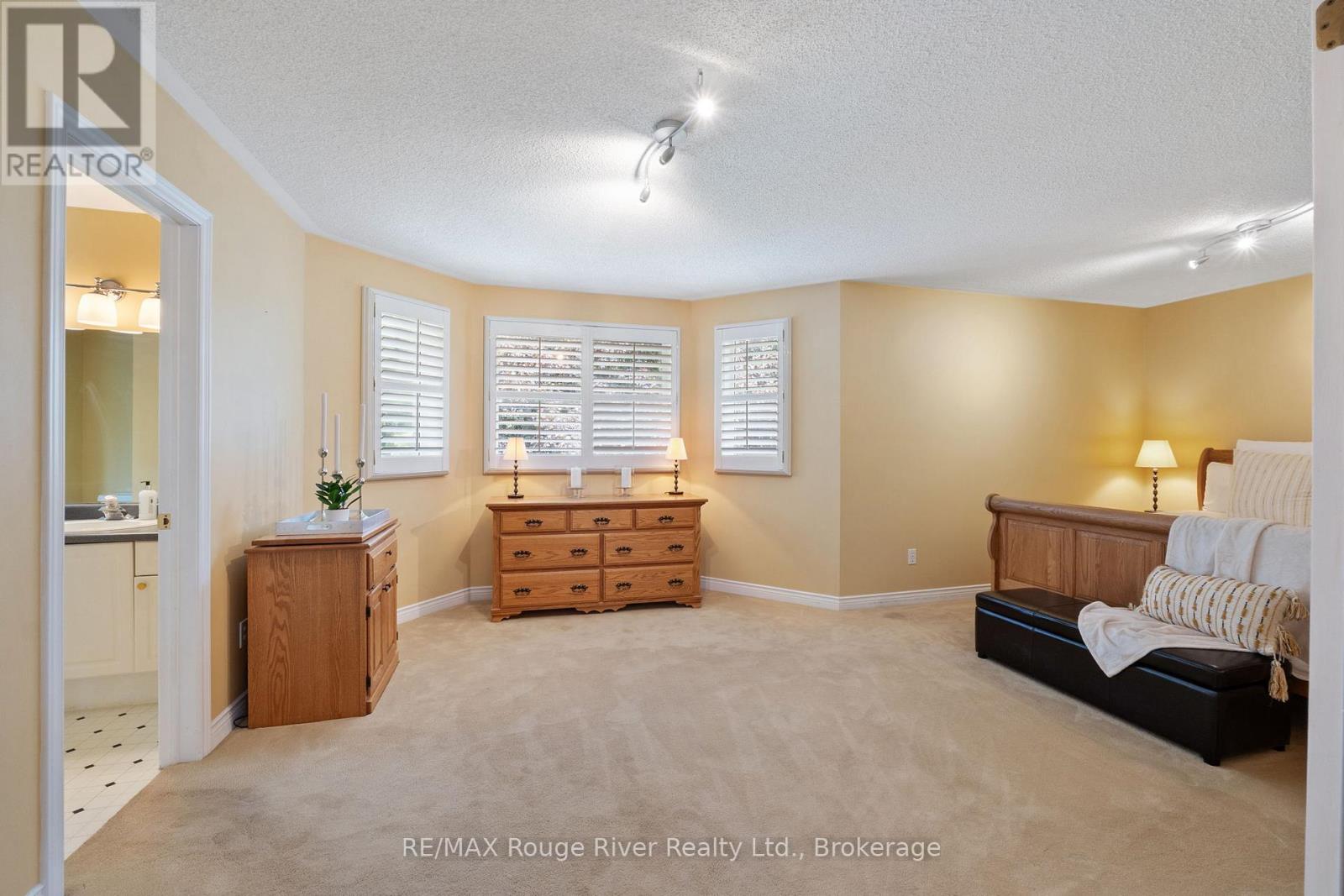 60 WELLER COURT - 21
