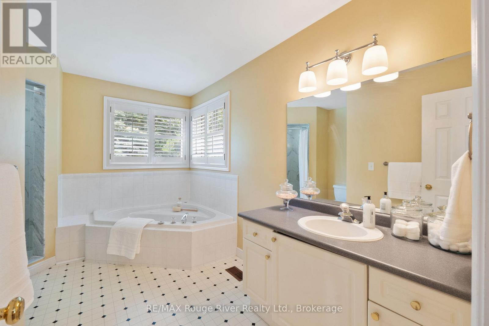 60 WELLER COURT - 24