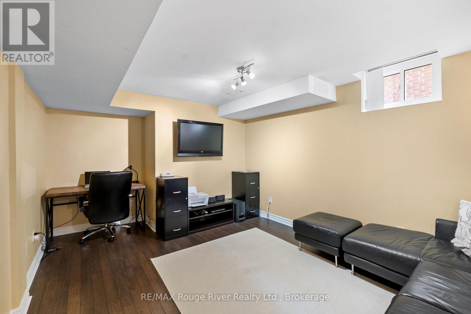 60 WELLER COURT - 32