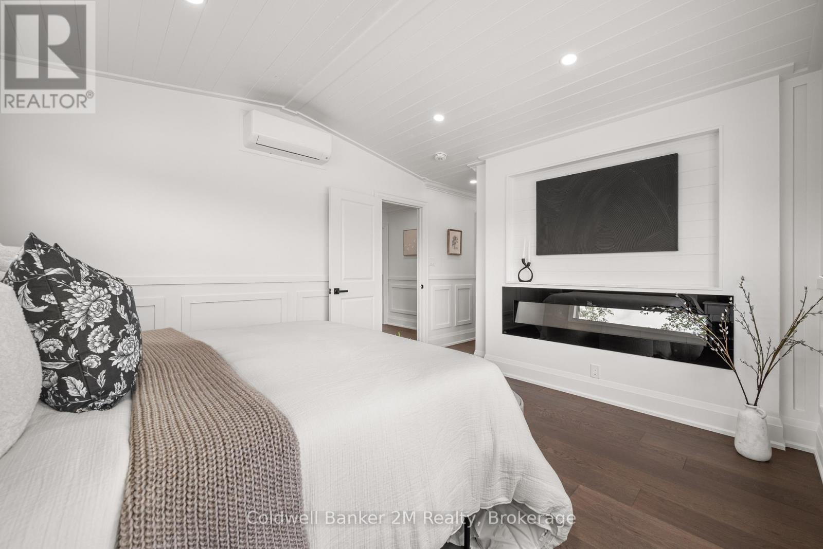 64 HEAD STREET - 31