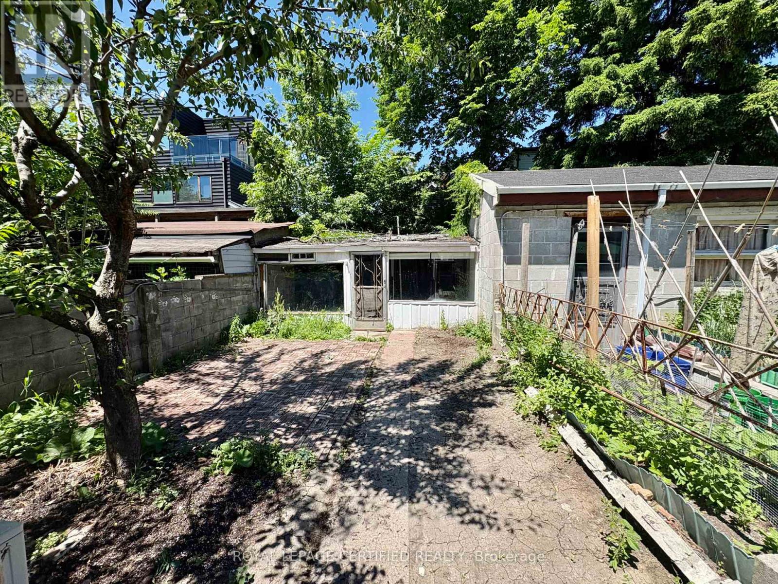 36 MITCHELL AVENUE - 25