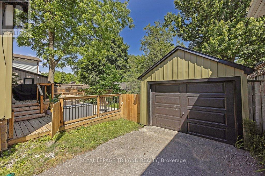 88 BRISCOE STREET E - Image 35