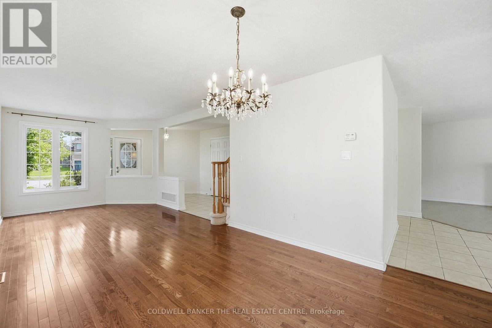 44 PRINCE WILLIAM WAY - 21