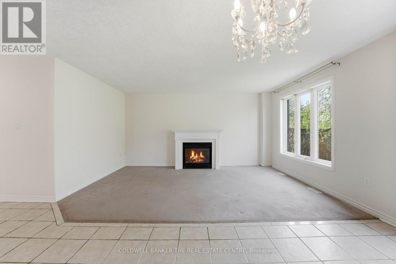 44 PRINCE WILLIAM WAY - 22