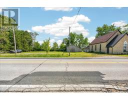 8833 Confederation Line, Warwick, ON N0M2S0 Photo 7