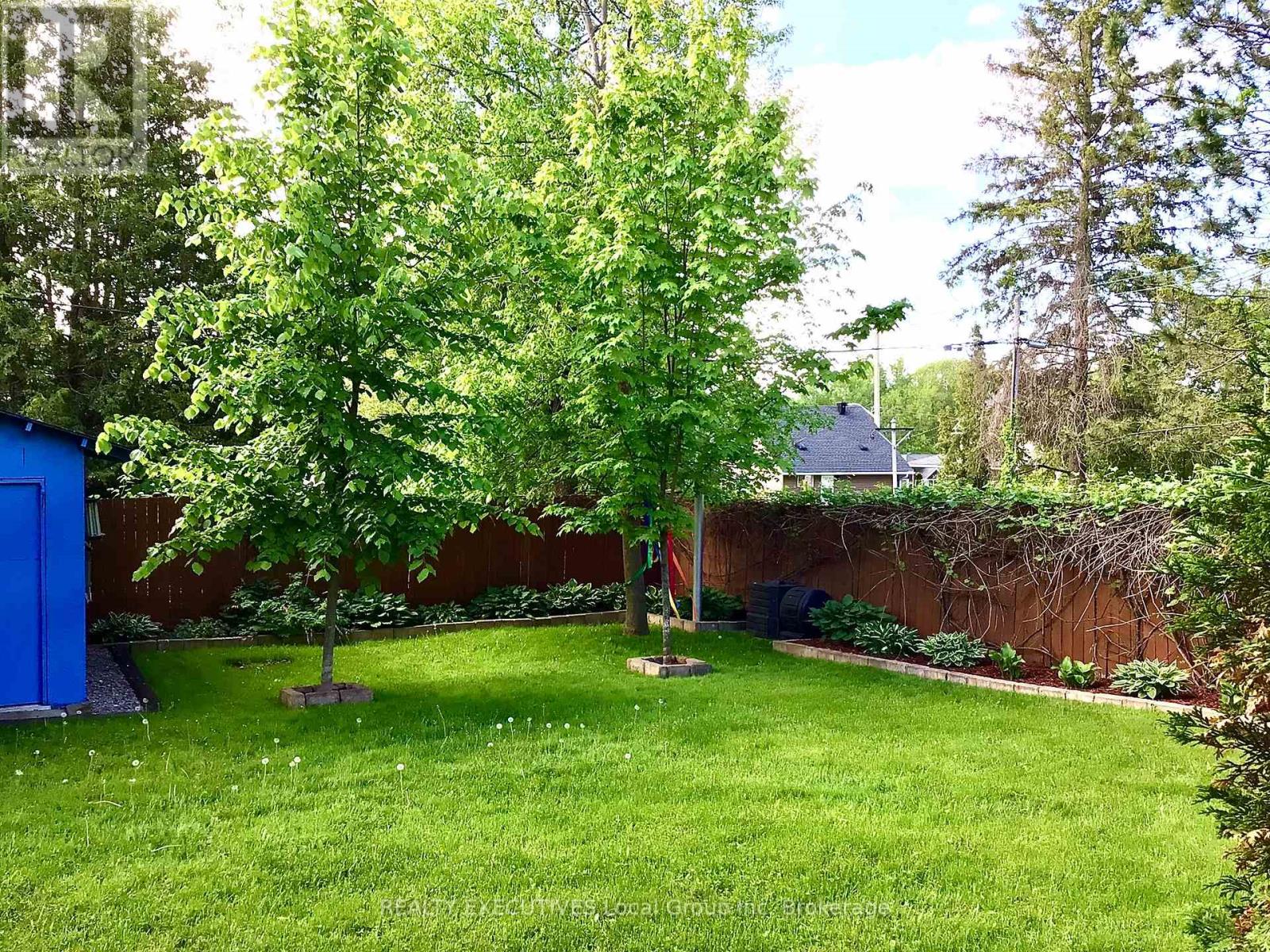 977 BROOKES STREET - 10