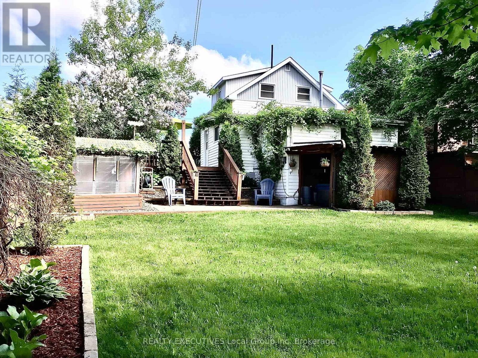 977 BROOKES STREET - 15