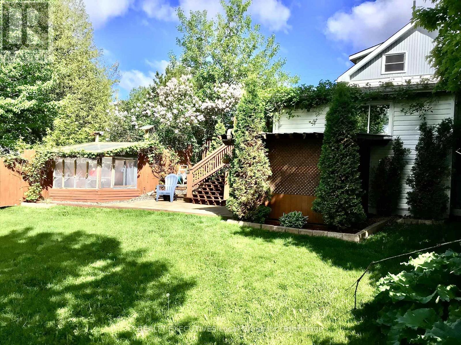 977 BROOKES STREET - 16