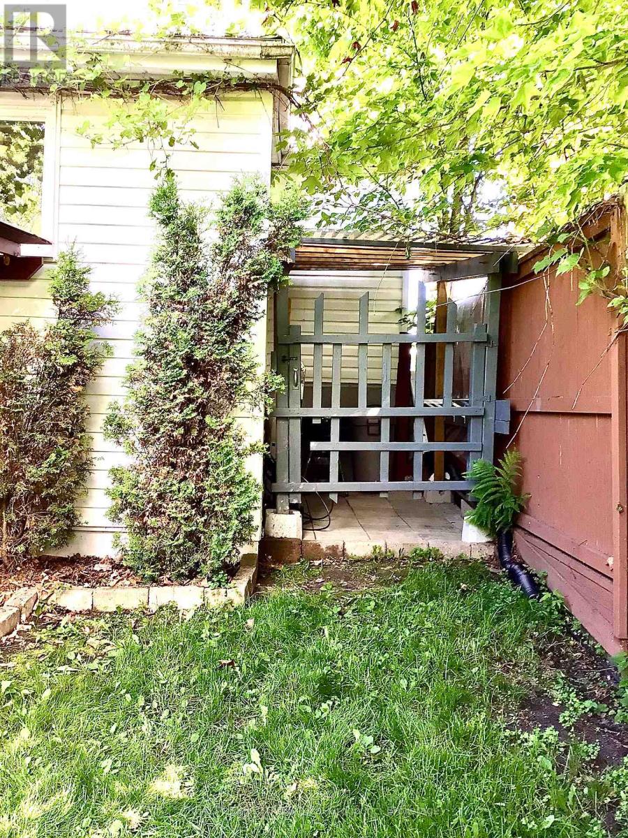 977 BROOKES STREET - 18