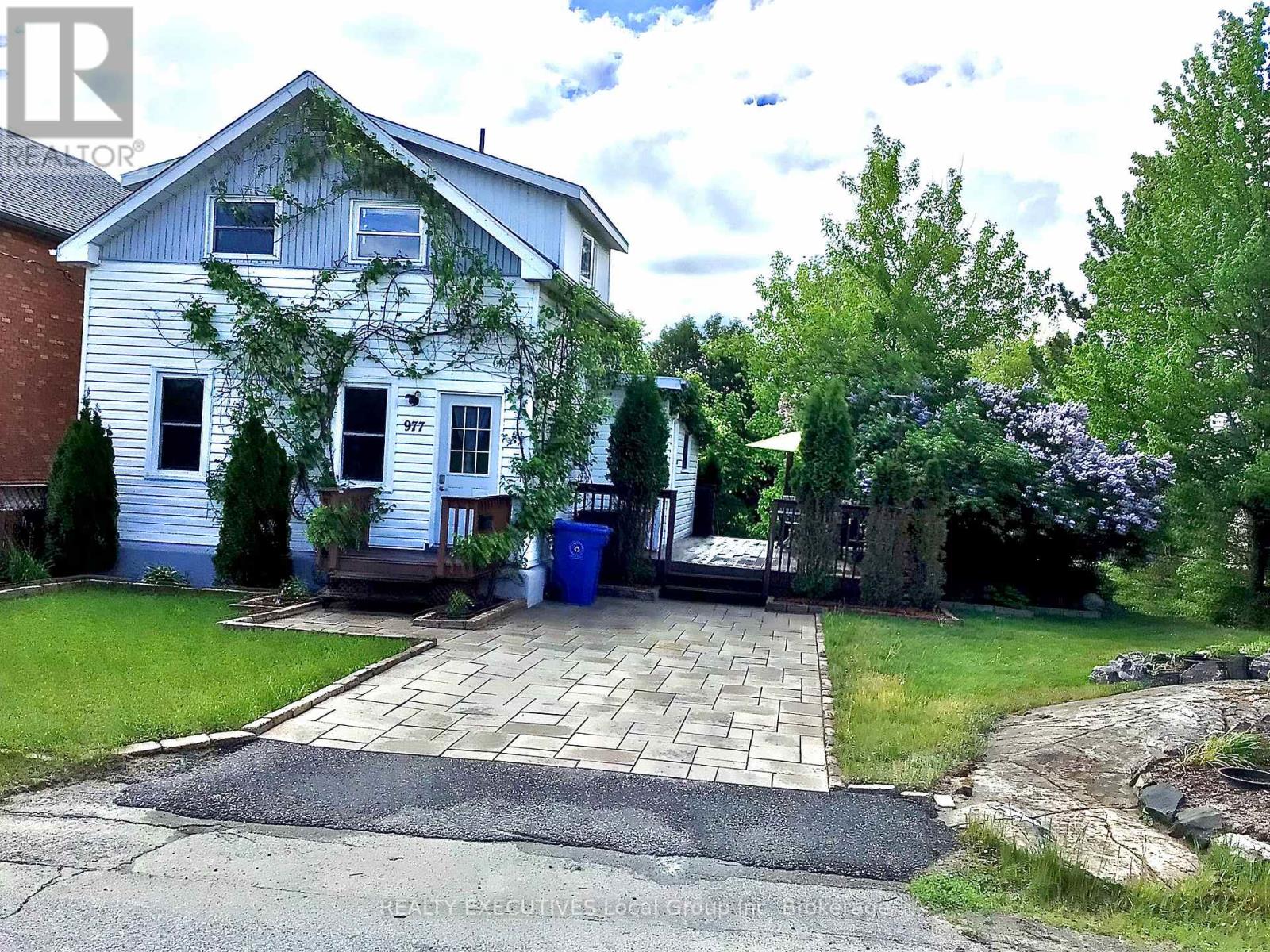 977 BROOKES STREET - 2