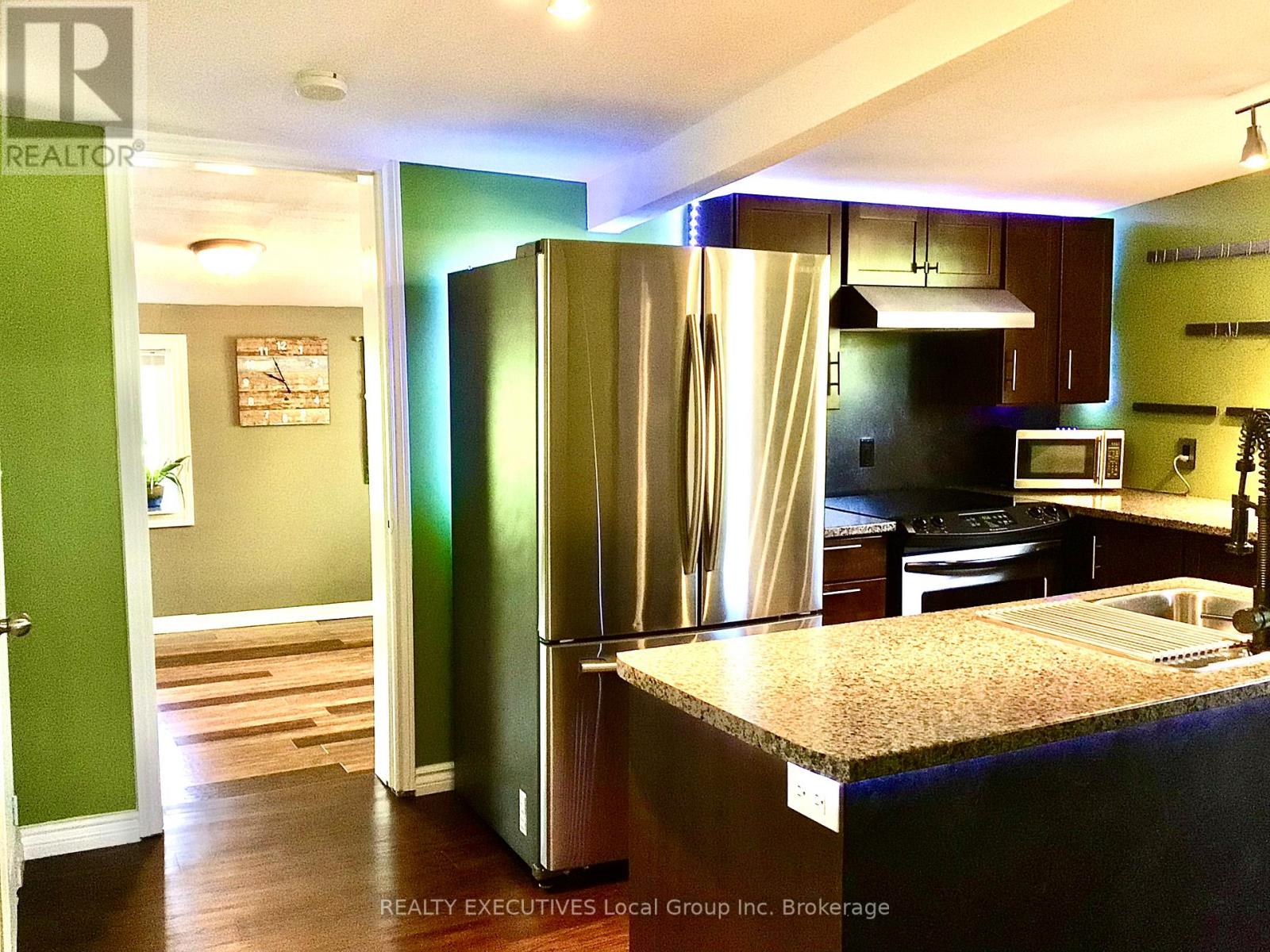 977 BROOKES STREET - 22