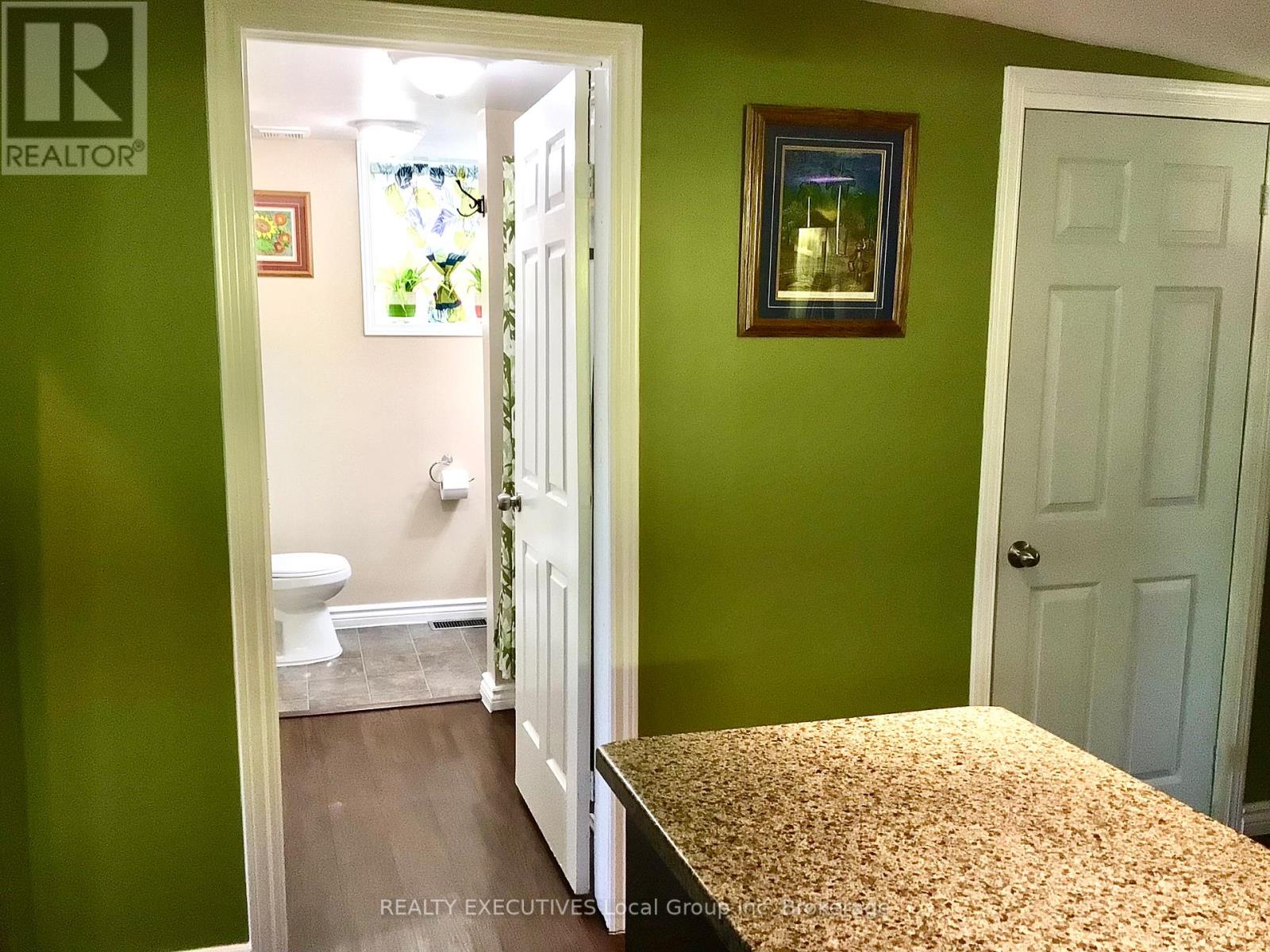977 BROOKES STREET - 26