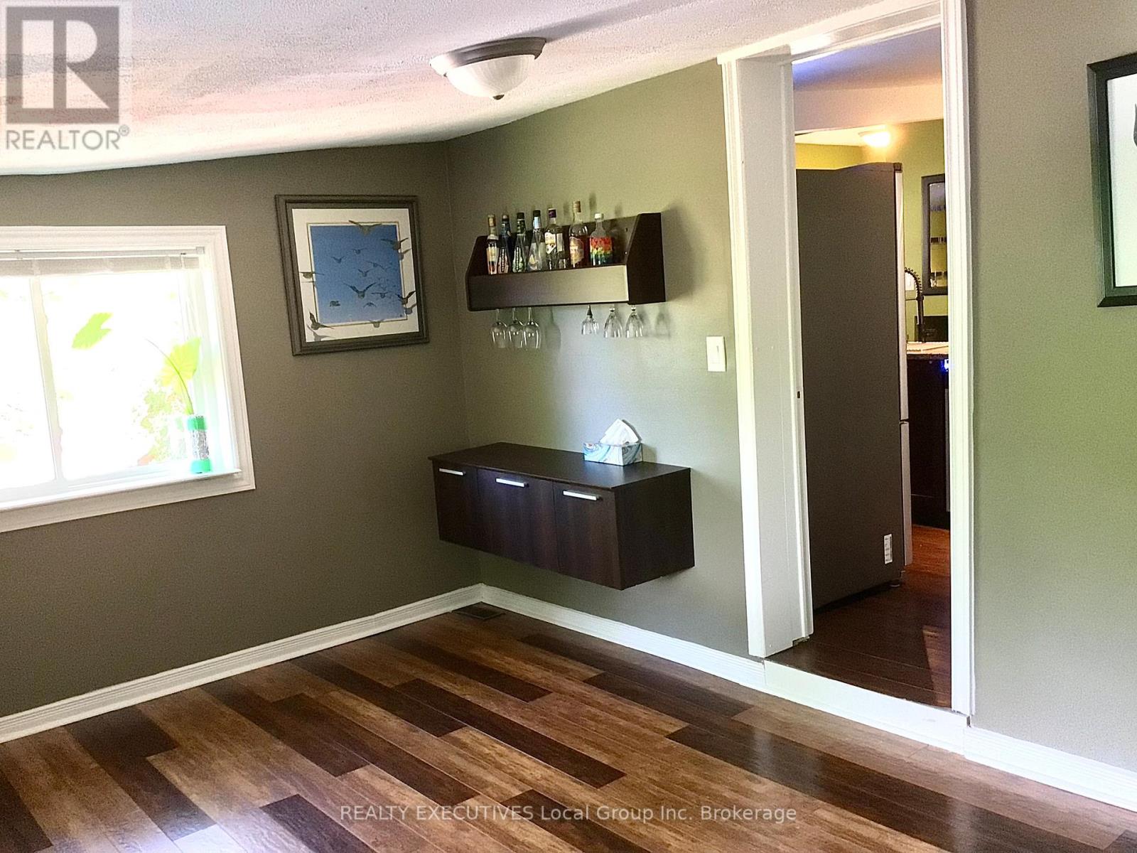 977 BROOKES STREET - 28
