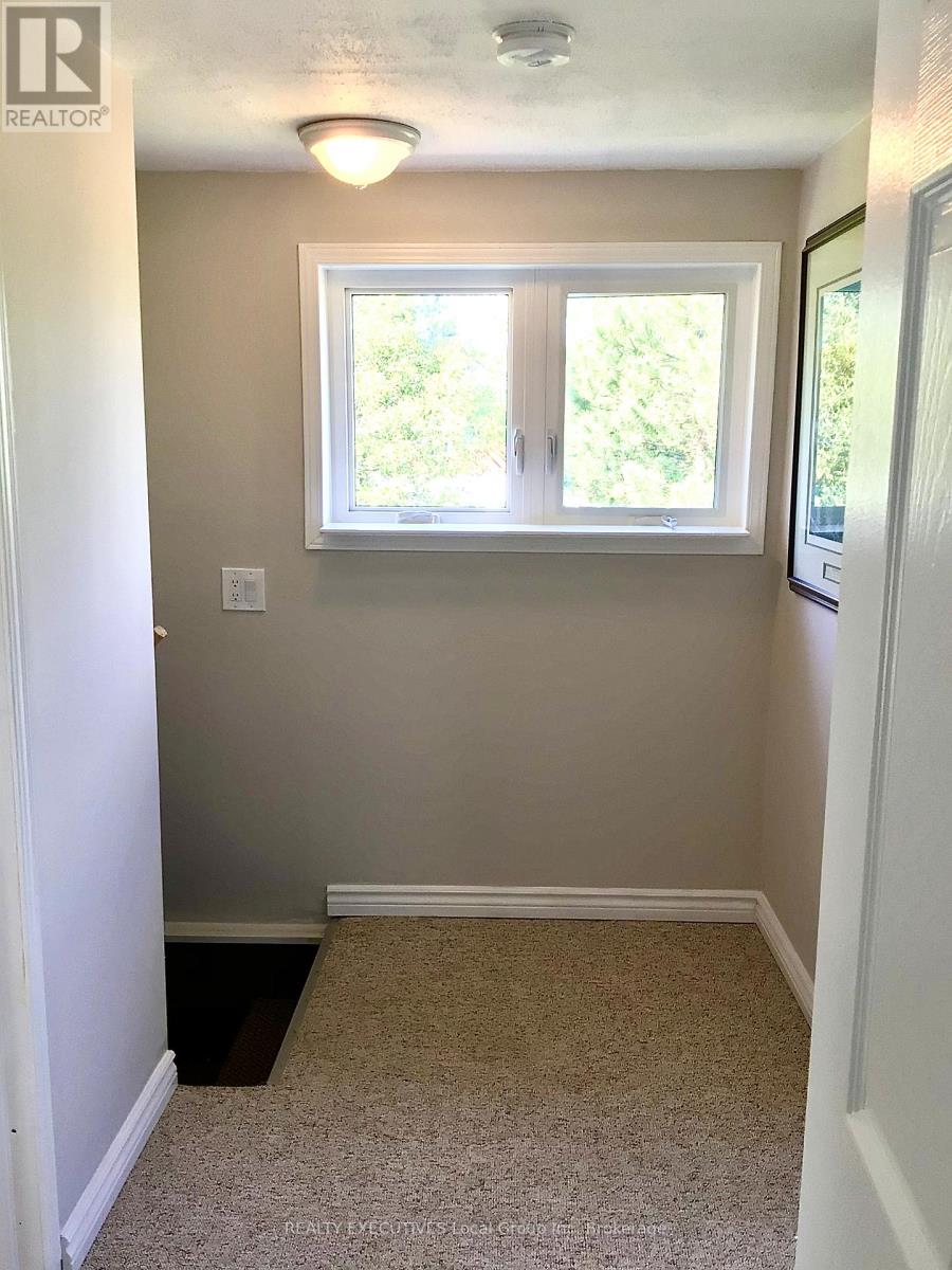 977 BROOKES STREET - 34