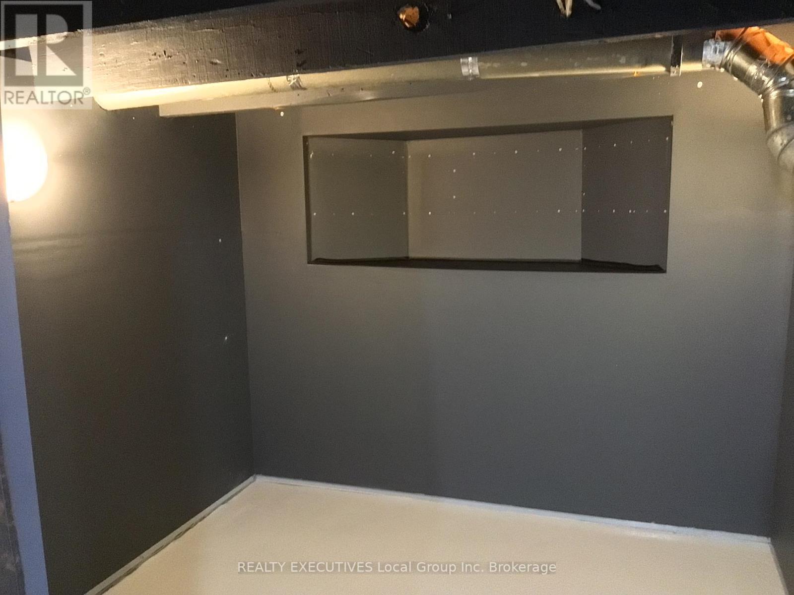 977 BROOKES STREET - 43