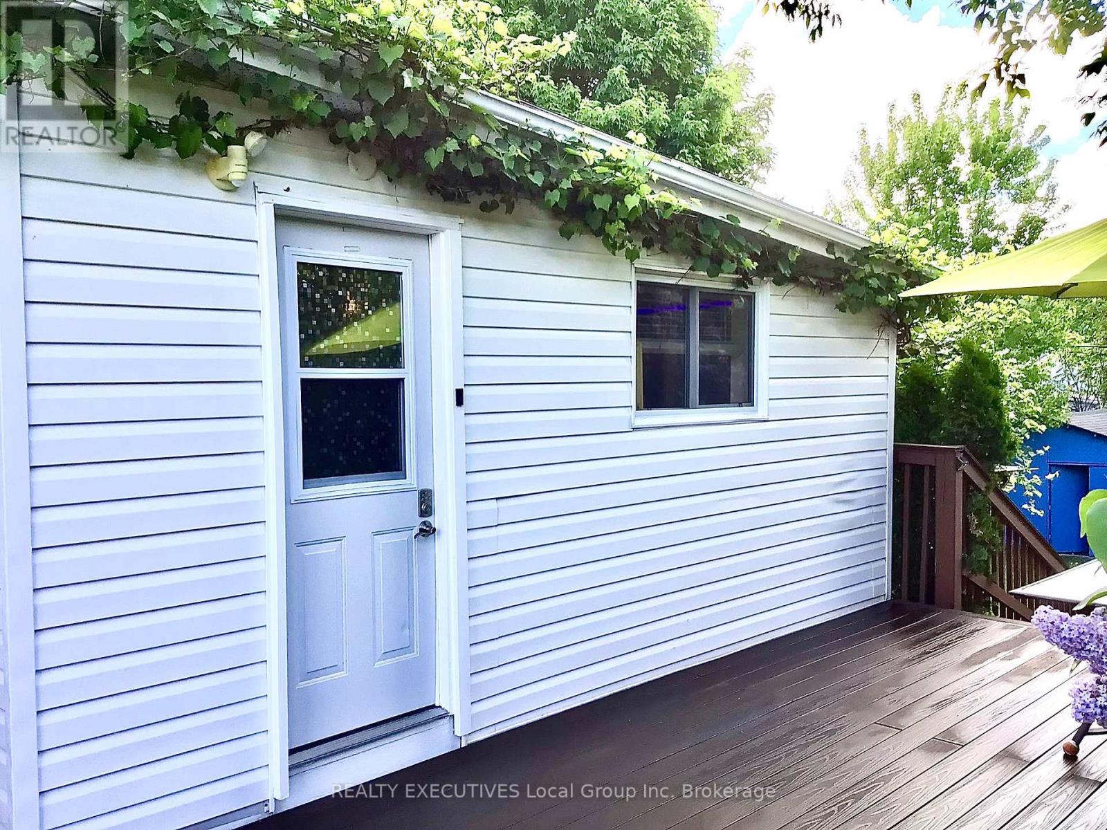 977 BROOKES STREET - 5