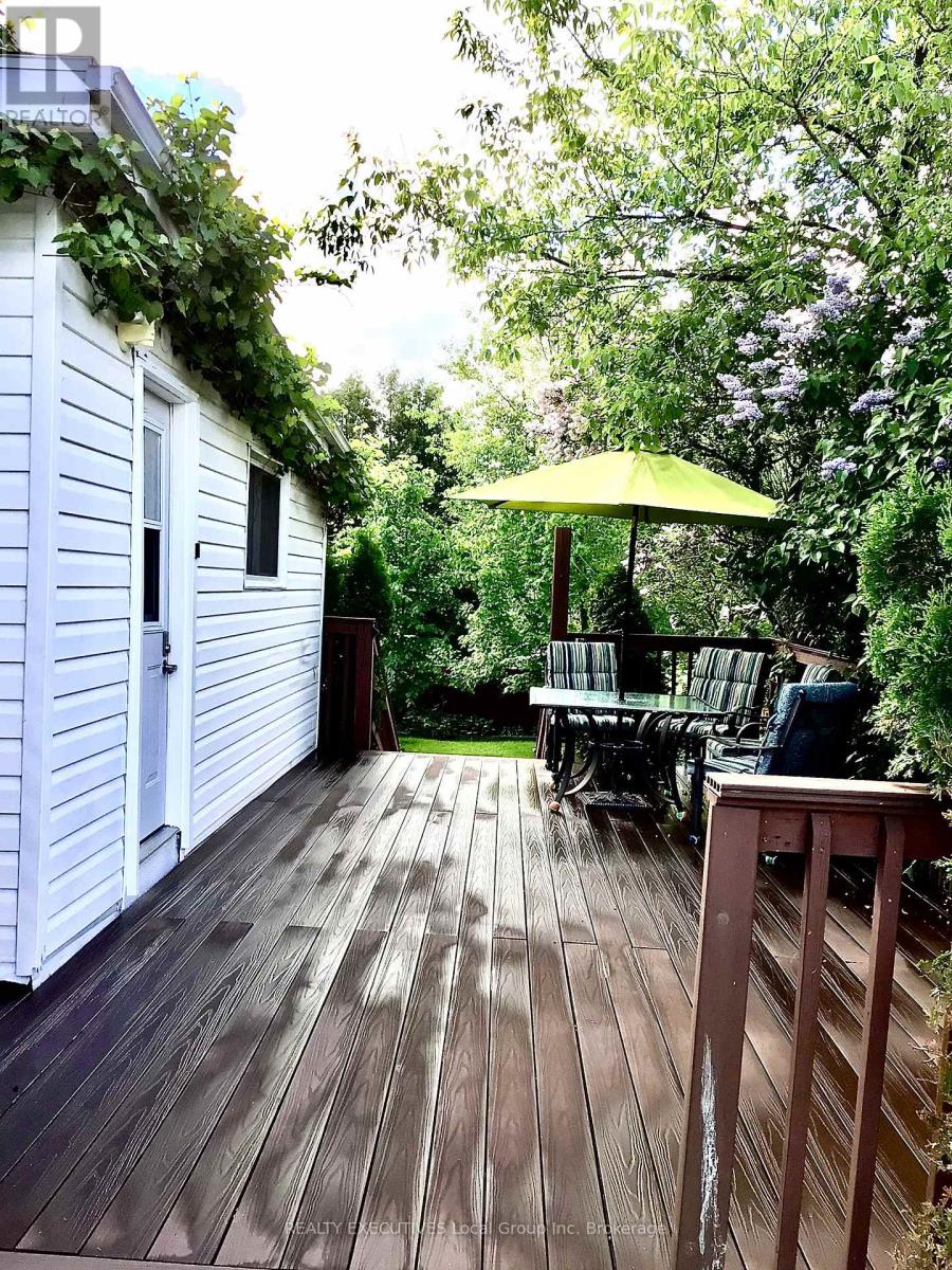 977 BROOKES STREET - 6