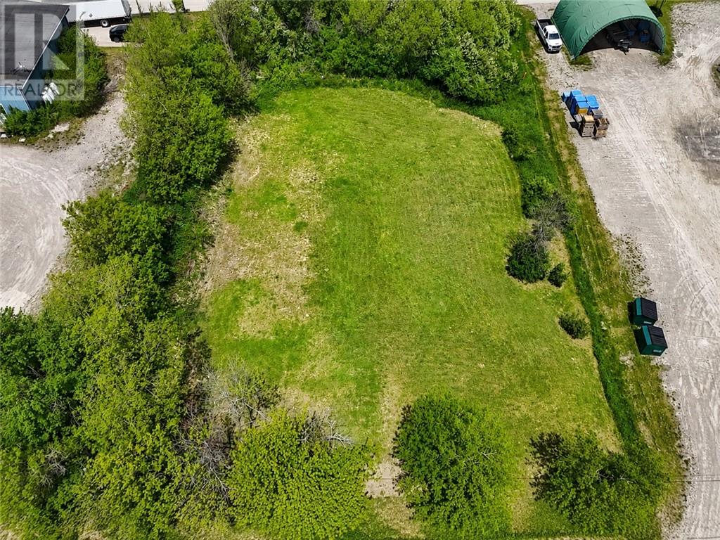 35 VANKOUGHNET Street, Little Current — photo 3