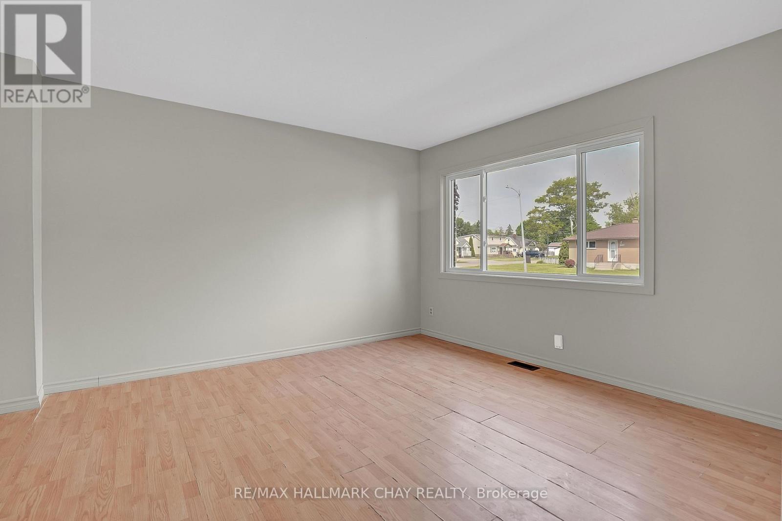 308 HILDA STREET - 11