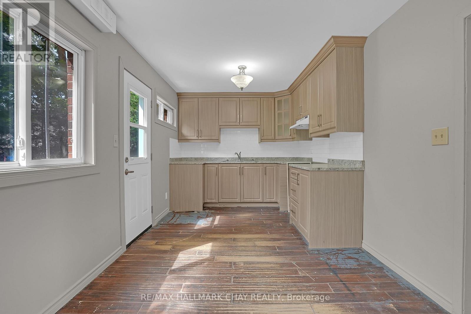308 HILDA STREET - 14