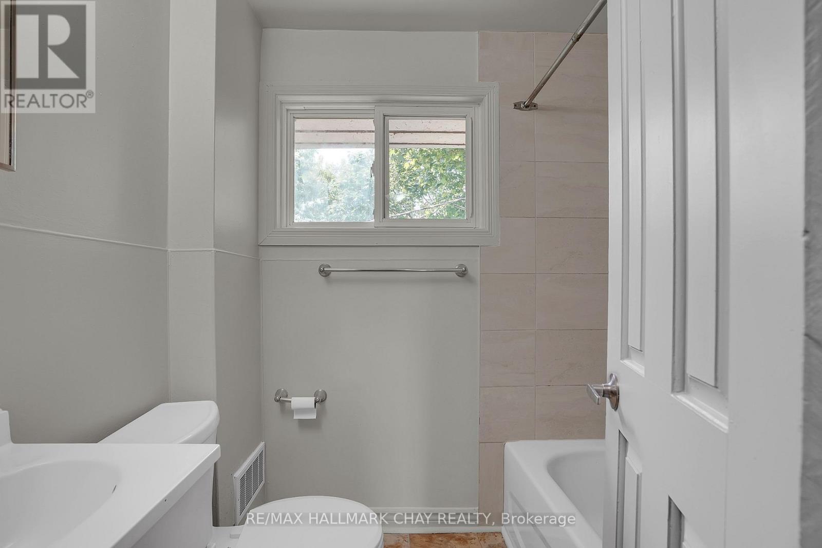 308 HILDA STREET - 24