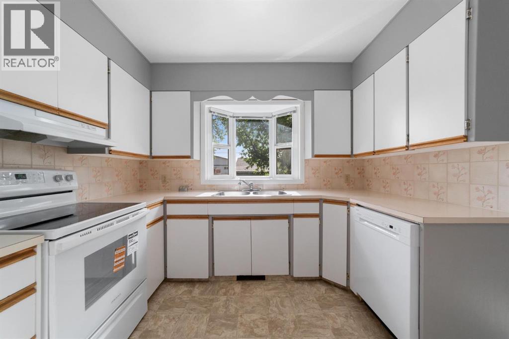 4713 45 Street — photo 11