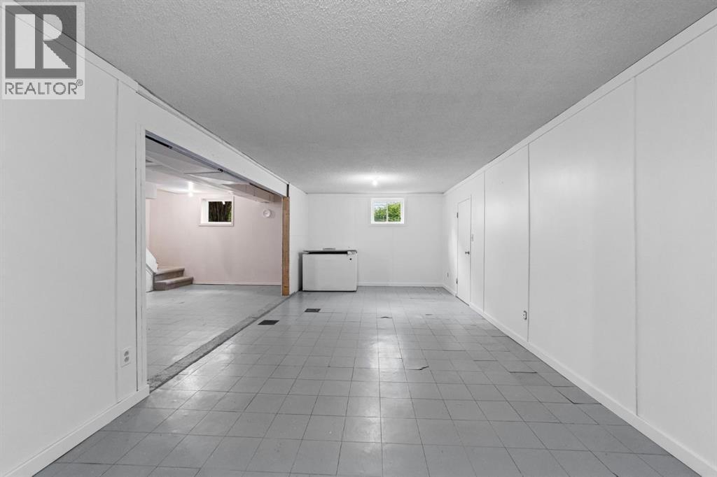 4713 45 Street — photo 24